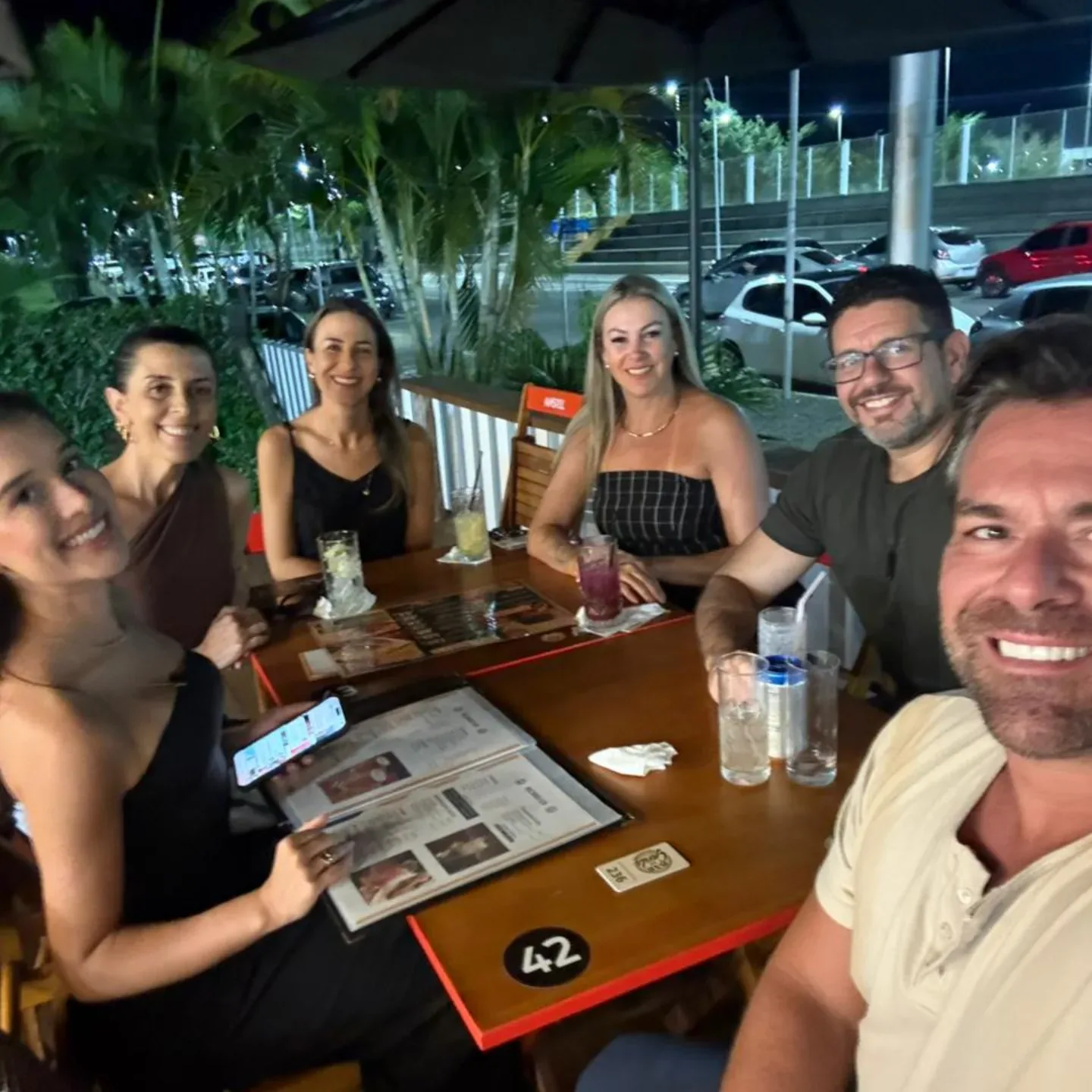 Equipe da Legião de Heróis reunida em confraternização