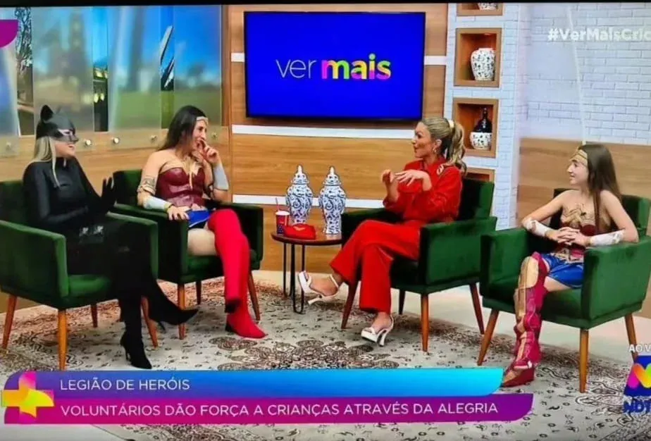 Equipe em entrevista ao vivo no programa de TV Ver Mais Criciúma